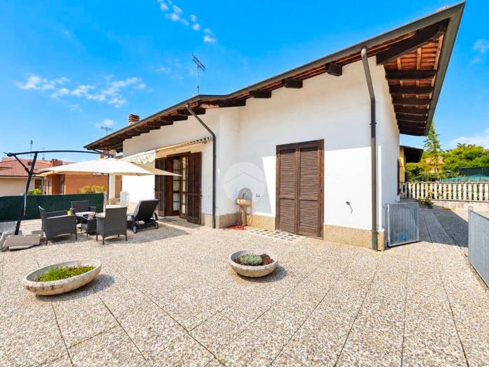 Casa con 6 locali in vendita in Str Cascina Rossa, Centro, Torrazza Piemonte