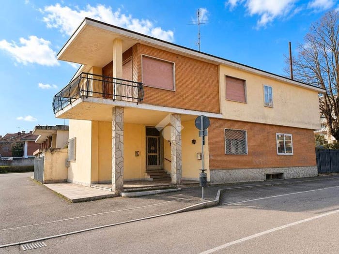 Casa con 6 locali in vendita in Via Colombetto, Nichelino