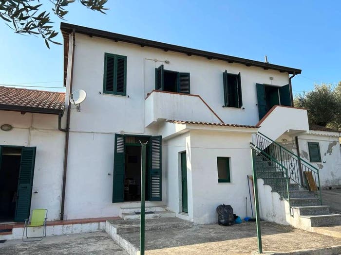 Casa con 5 locali in vendita in Via Falcone No Number, Agnana Calabra