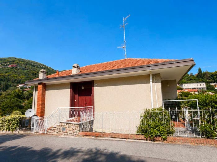 Casa con 6 locali in vendita in Via Privata Tetti Rossi, Parco San Rocco Tetti Rossi Loreto, Alassio