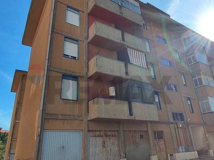 Appartamento con 6 locali in vendita in VIA FILIPPO PALADINI, Centro, Caltagirone