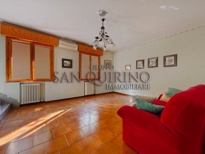 Casa quadrilocale in vendita in Via Claudia, Centro, Maranello