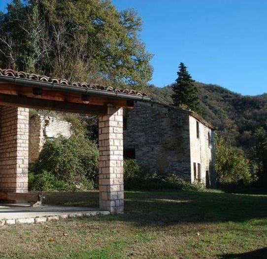 Casa con 6 locali in vendita in Strada Ca' Rio, Cagli