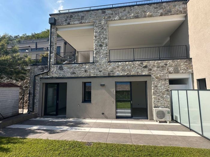 Appartamento bilocale in vendita in Via Cinque Case, Centro, Gera Lario