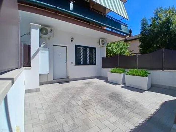 Appartamento trilocale in vendita in Via Borghesiana, Rocca Cencia, Roma