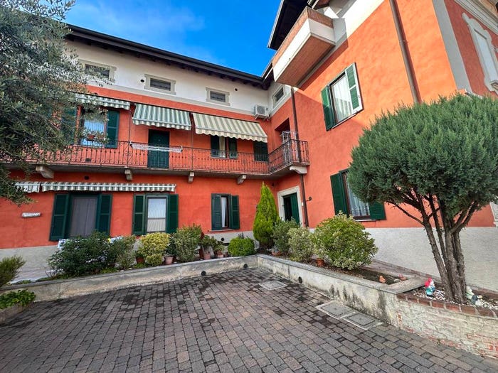 Appartamento trilocale in vendita in Via Luglio, Fagnano Olona