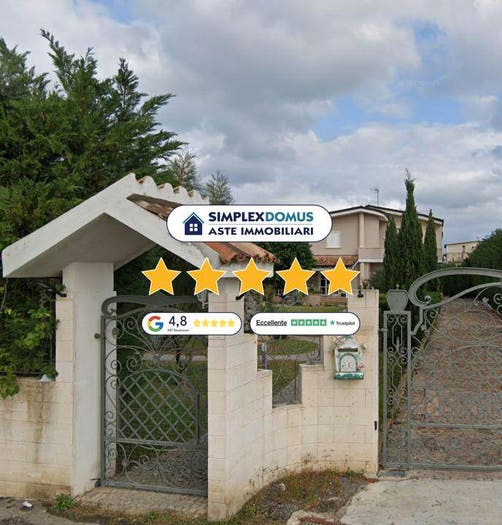 Casa con 6 locali in vendita in contrada Pirainetto, Cirò Marina