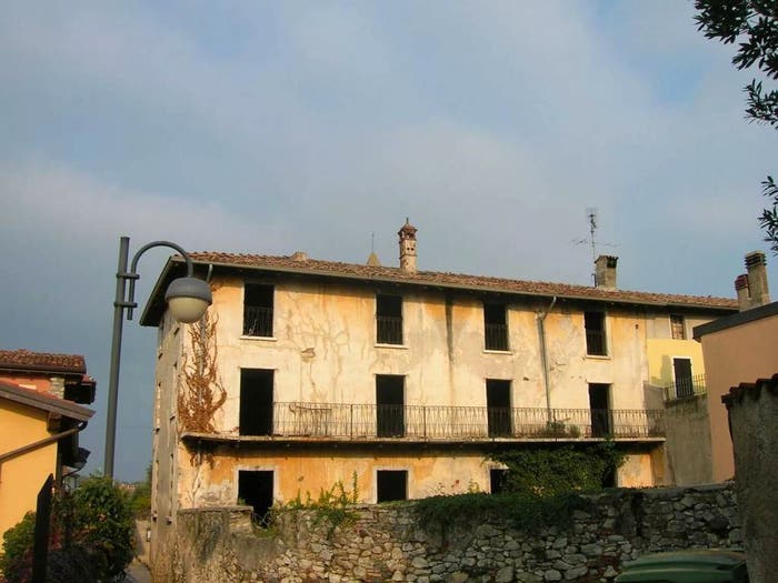 Casa con 6 locali in vendita in Piazza Santa Caterina, Solarolo, Manerba del Garda