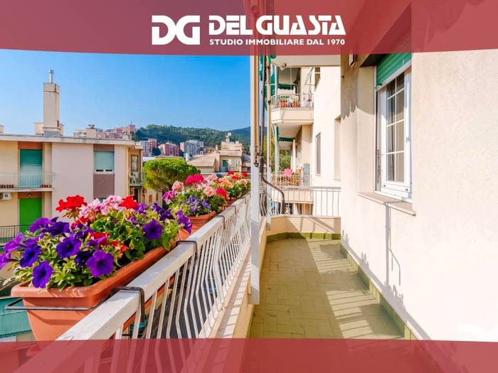 Appartamento con 6 locali in vendita in Corso Europa, Quarto, Genova