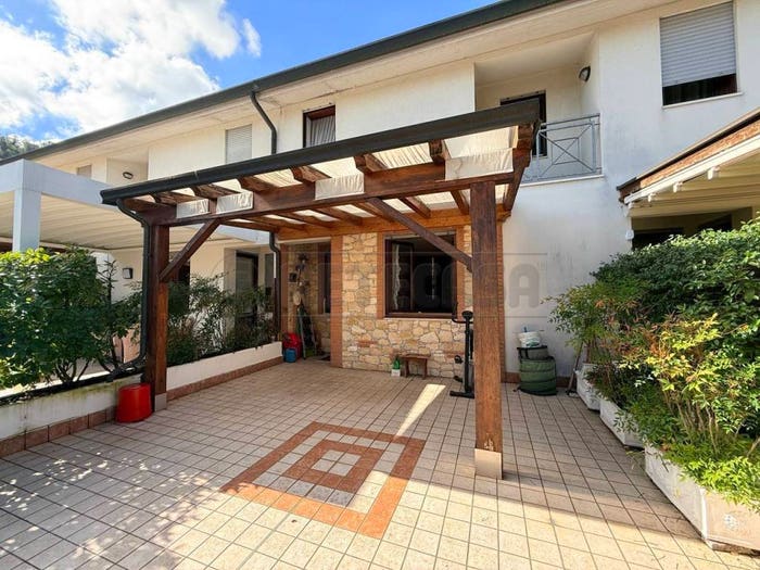 Casa con 6 locali in vendita in Via Poiaracca, Centro, Arzignano