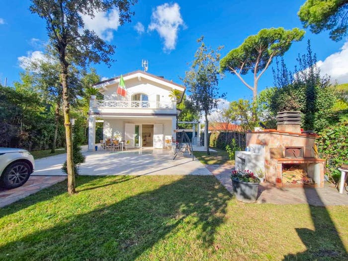 Casa con 6 locali in vendita in Via Piave, Centro, Forte dei Marmi