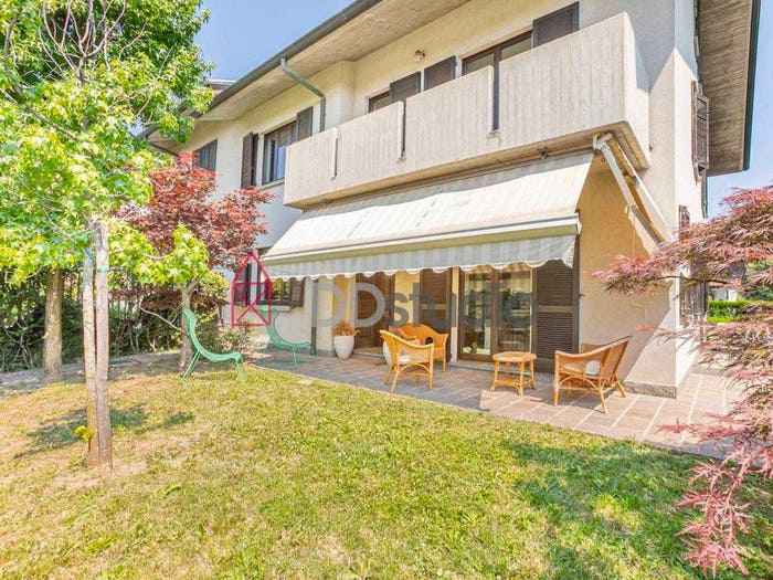 Casa con 6 locali in vendita in Via Verdi, Centro, Mozzo