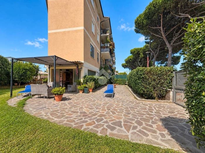 Appartamento con 6 locali in vendita in Via Modigliani, Stagno, Collesalvetti