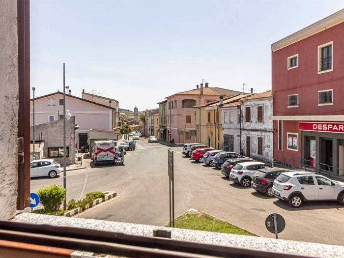 Appartamento con 6 locali in vendita in pzza Cavour, Thiesi