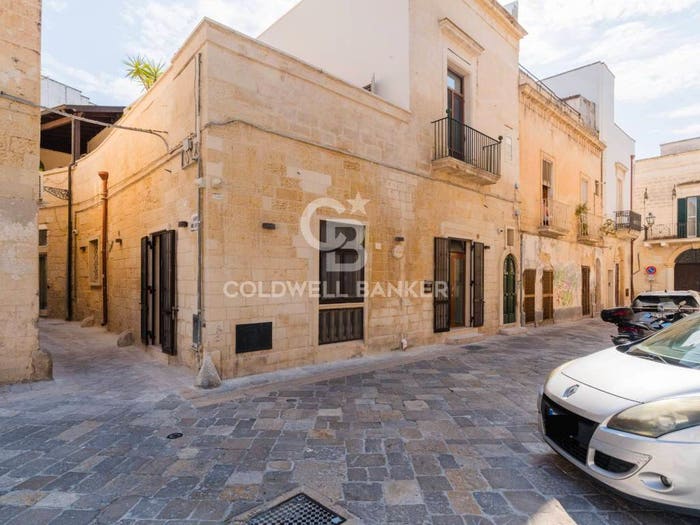 Appartamento quadrilocale in vendita in Via Marco Basseo, Centro Storico, Lecce