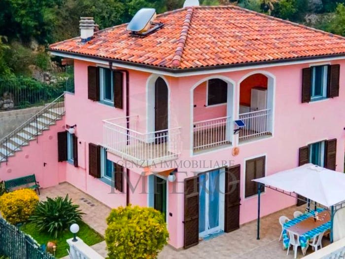 Casa con 6 locali in vendita in Via del Commercio, Centro, Camporosso
