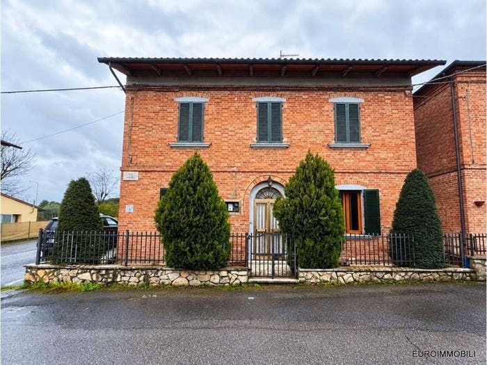 Casa con 6 locali in vendita in Stazione, Montepulciano Stazione, Montepulciano