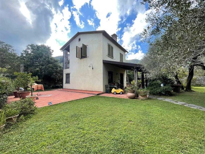 Casa con 6 locali in vendita in Centro, Ameglia