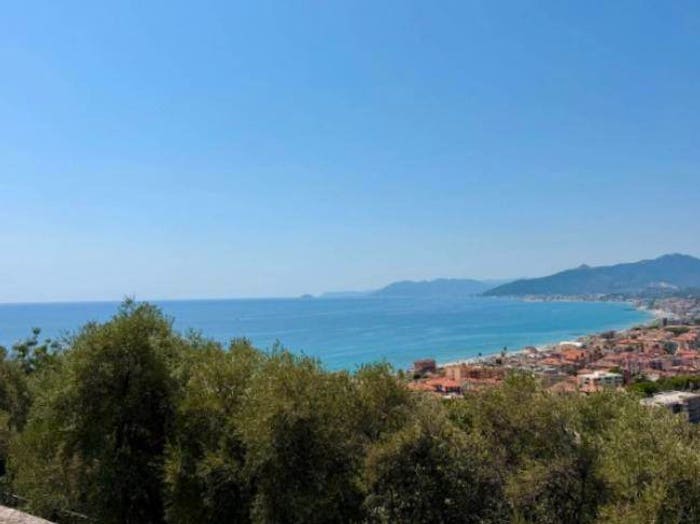 Casa con 6 locali in vendita in Via Nazario Sauro, Borgio, Borgio Verezzi