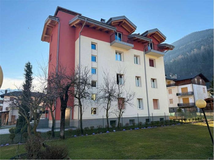 Appartamento con 6 locali in vendita in via Milano, Centro, Malè