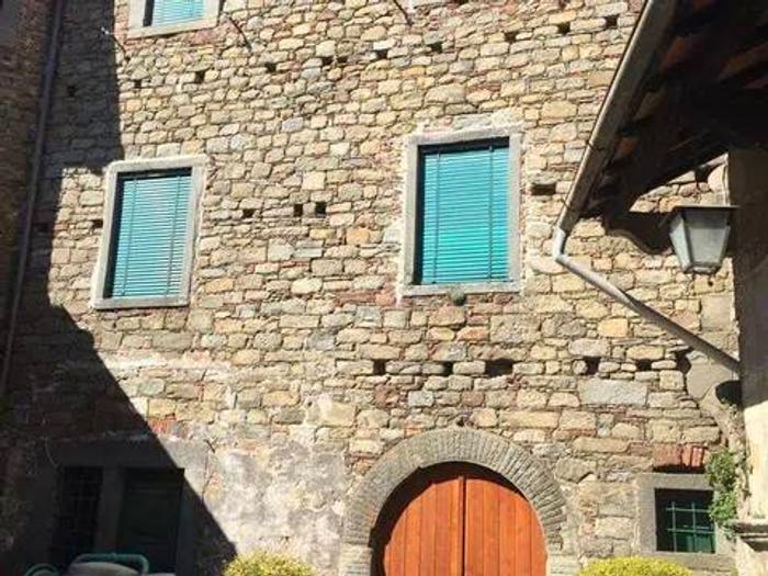 Casa con 6 locali in vendita in Via Porta Bardella No Number, Casabasciana, Bagni di Lucca