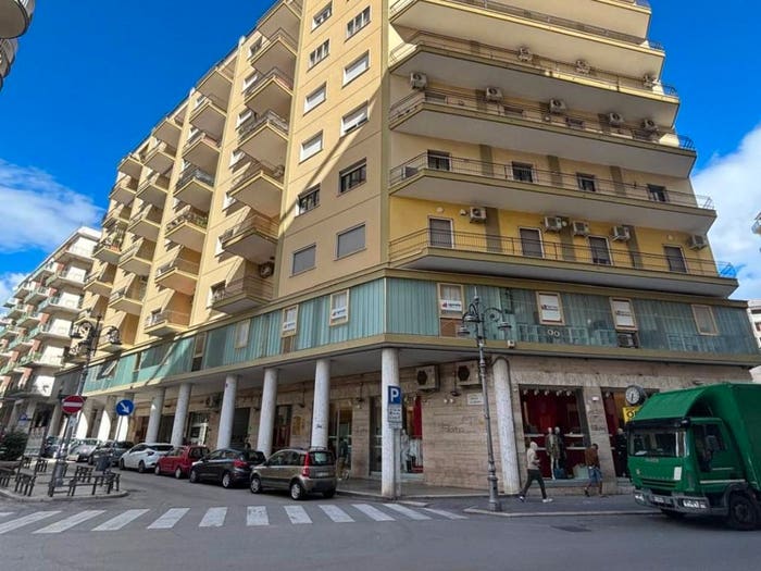 Appartamento quadrilocale in vendita in Via Dante Alighieri, Via della Repubblica Piazza San Francesco, Foggia