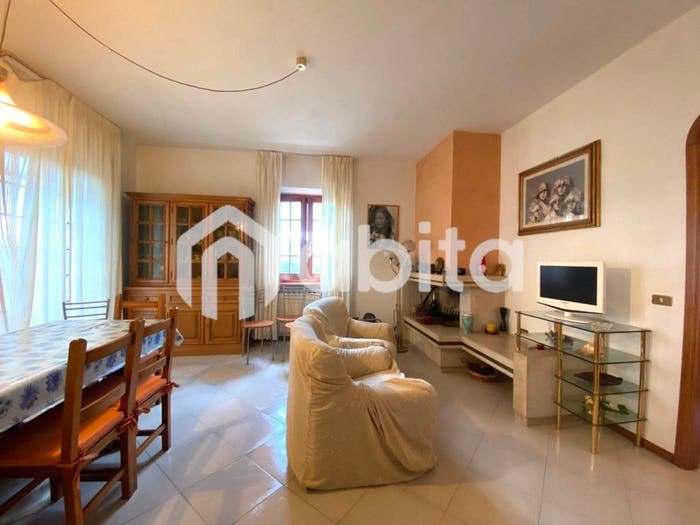 Casa con 6 locali in vendita in VIA DEL PALAGIO, Castelfranco Piandisco
