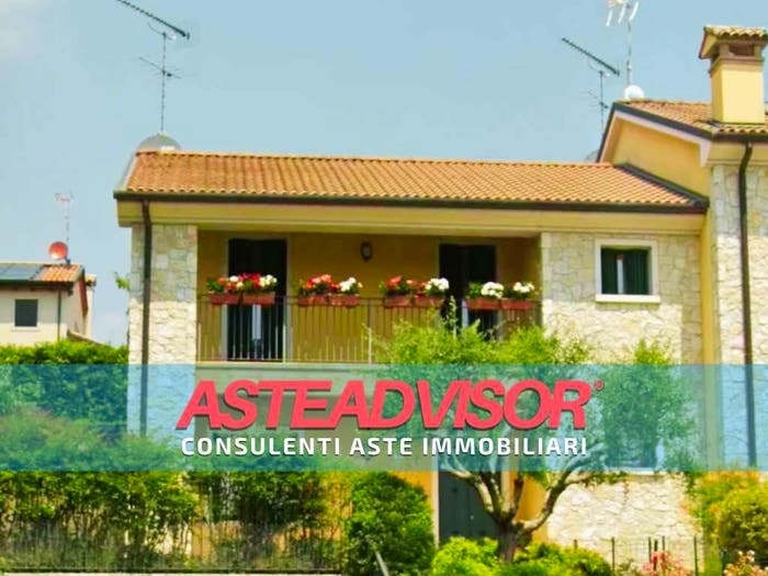 Casa con 6 locali in vendita in Via San Francesco a, Centro, Farra di Soligo