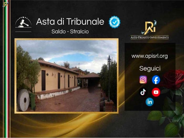 Casa con 6 locali in vendita in Contrada Rutolo, Locri