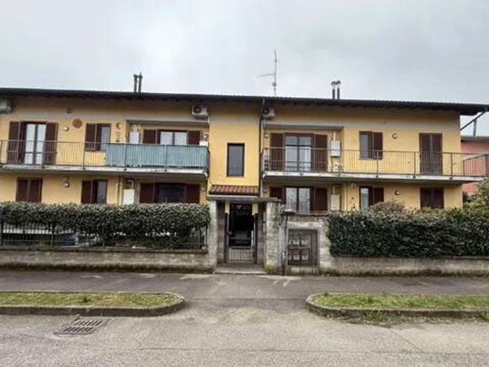 Appartamento trilocale in vendita in Via Claudio Treves, Castano Primo