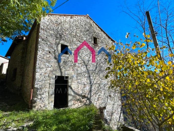 Casa quadrilocale in vendita in Bagni di Lucca