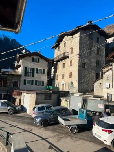 Casa con 6 locali in vendita in Contrada Curlo, Centro, Chiesa in Valmalenco