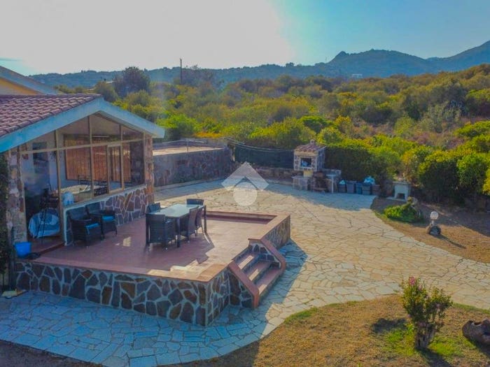 Casa trilocale in vendita in Via del Giglio, Pittulongu, Olbia