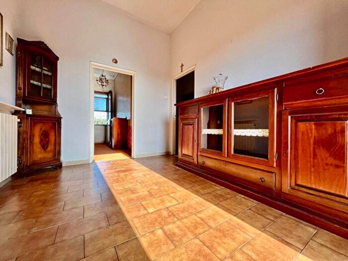 Casa con 6 locali in vendita in Santa Lucia La Borra, Pontedera