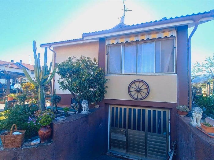 Casa quadrilocale in vendita in Via Crociata, Piamboschi, Cisano sul Neva