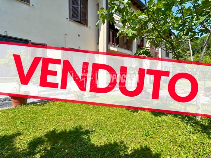 Appartamento trilocale in vendita in Via Don Carlo Gnocchi, Centro, Casatenovo