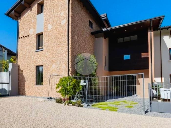 Casa quadrilocale in vendita in VIA MORANDI, Esenta, Lonato del Garda