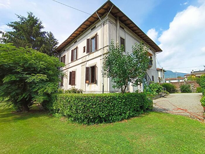 Casa con 10 locali in vendita in Coreglia Antelminelli
