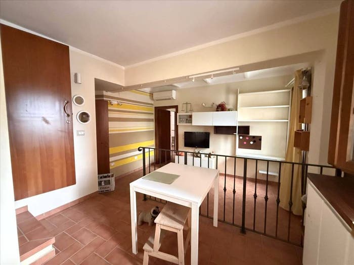 Casa quadrilocale in vendita in Piazza S Lorenzo, Gioiella, Castiglione del Lago