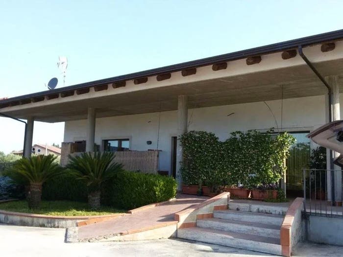 Casa con 6 locali in vendita in Viale Italia No Number, Matinella, Albanella