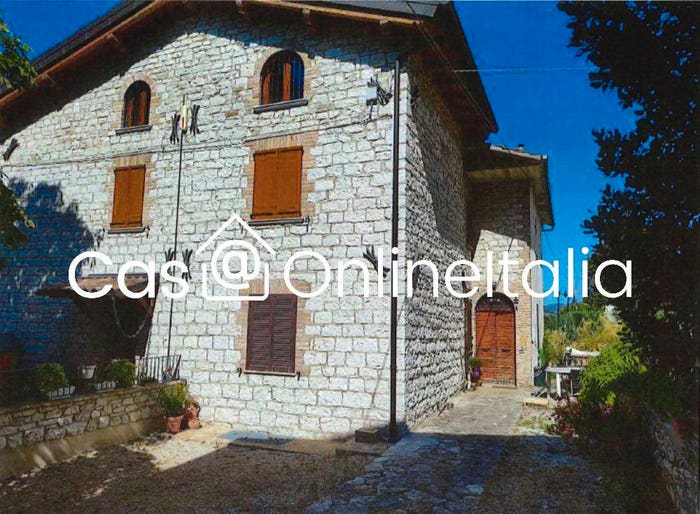 Appartamento con 6 locali in vendita in Via dell'Assino, Semonte Casamorcia, Gubbio