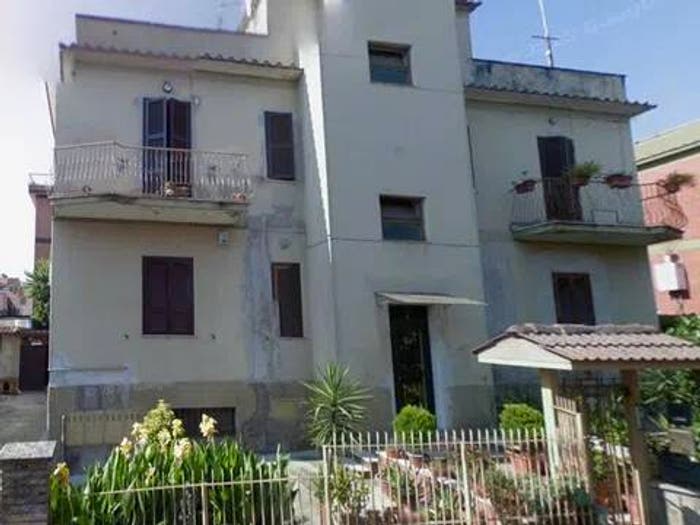 Appartamento trilocale in vendita in Via Tortorici, Rocca Cencia, Roma
