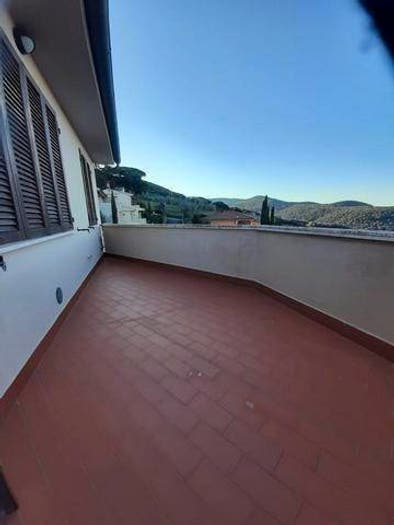 Appartamento trilocale in vendita in Centro, Castagneto Carducci