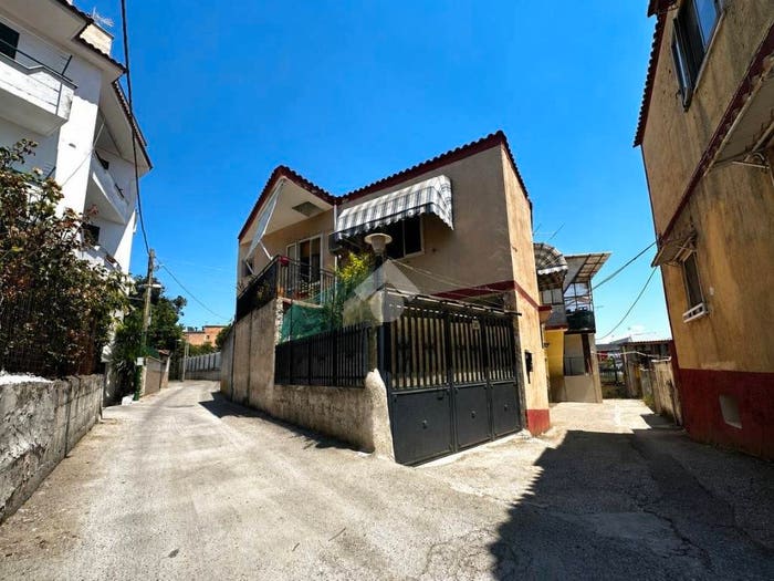 Casa trilocale in vendita in Via Vicinale dell'Infermeria, Fuorigrotta, Napoli