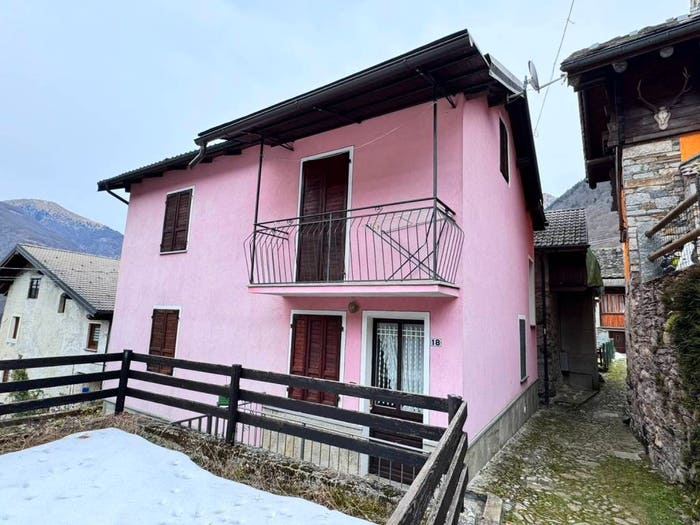 Casa quadrilocale in vendita in Località Parcineto, Bannio Anzino