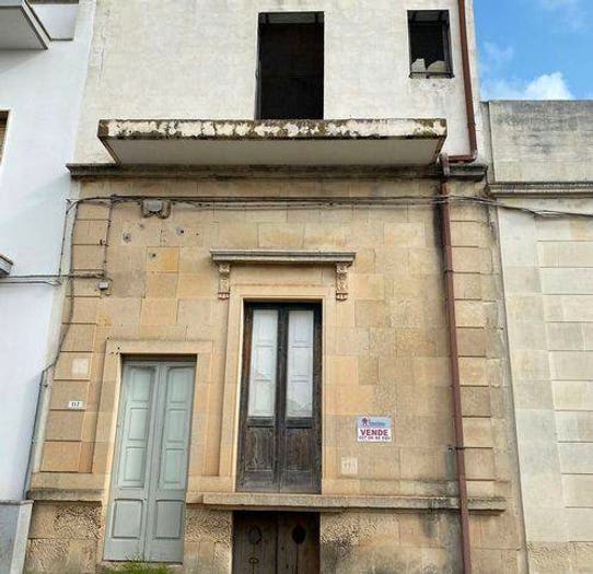 Casa con 6 locali in vendita in Via Napoli, Muro Leccese