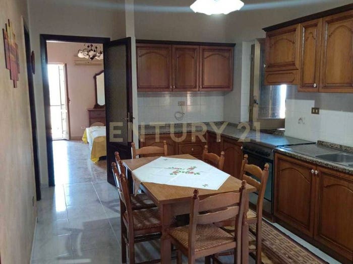Appartamento trilocale in vendita in Via Umberto, Centro, Caronia