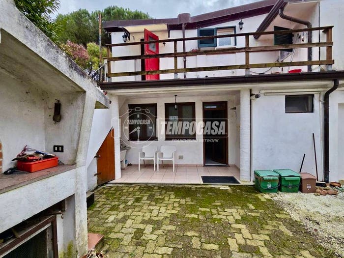 Casa con 6 locali in vendita in Via San Martino, Centro, Massa