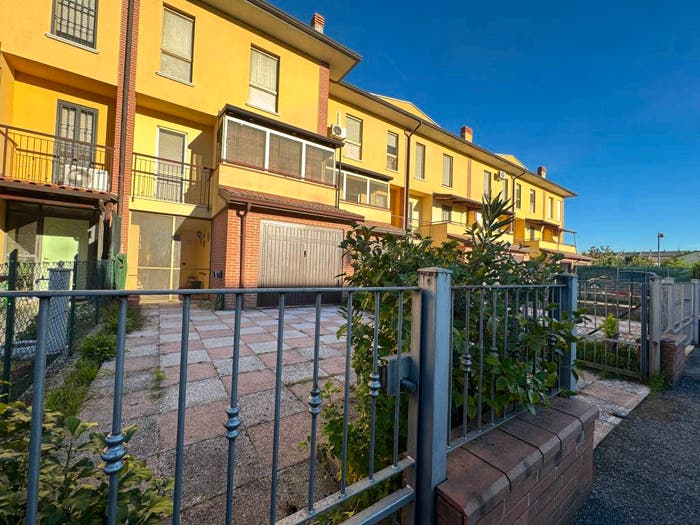 Casa quadrilocale in vendita in Via Ada Negri, Villavesco, Tavazzano con Villavesco