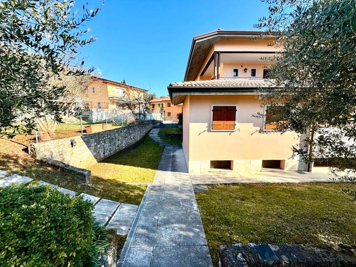 Appartamento bilocale in vendita in Via Chignola, Caprino Veronese